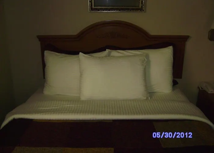 All American Inn & Suites Branson